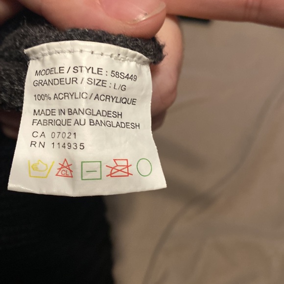 Large Sweater - Picture 4 of 4